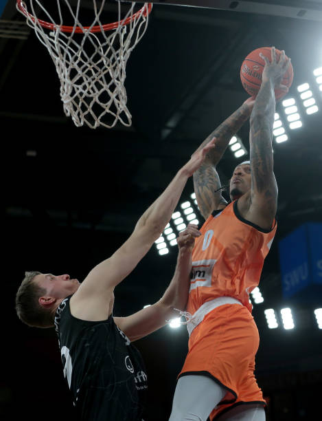 西甲中的一 西甲中的一